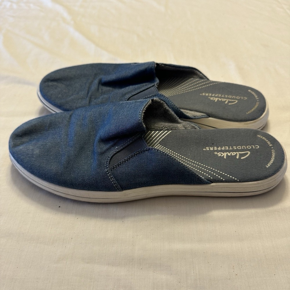 Clarks Women's Navy Blue Jean Denim Shoes 7.5 Flat Comfortable Stylish Walking